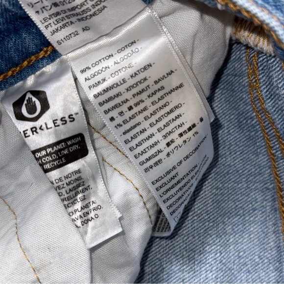 Levi’s 501 jeans Women’s Light Wash Distressed Tapered High Rise 90s - Picture 6 of 14